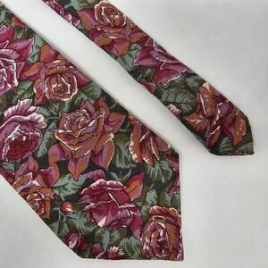 LIBERTY LONDON COTTON TIE PINK RED ROSE FLORAL DRAWING PAINTING TEXTURED 4"